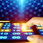 Hand tippt digitale Keno-Zahlen auf futuristischem Interface|Person spielt konzentriert Keno am Laptop|Keno-Auszahlungstabelle mit markierten Zahlen